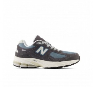 New Balance Big Kids 2002 R Magnet/Blue